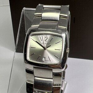 Gucci 8500M Stainless Steel Silver Dial Men's Date Watch Box & Polishing Cloth